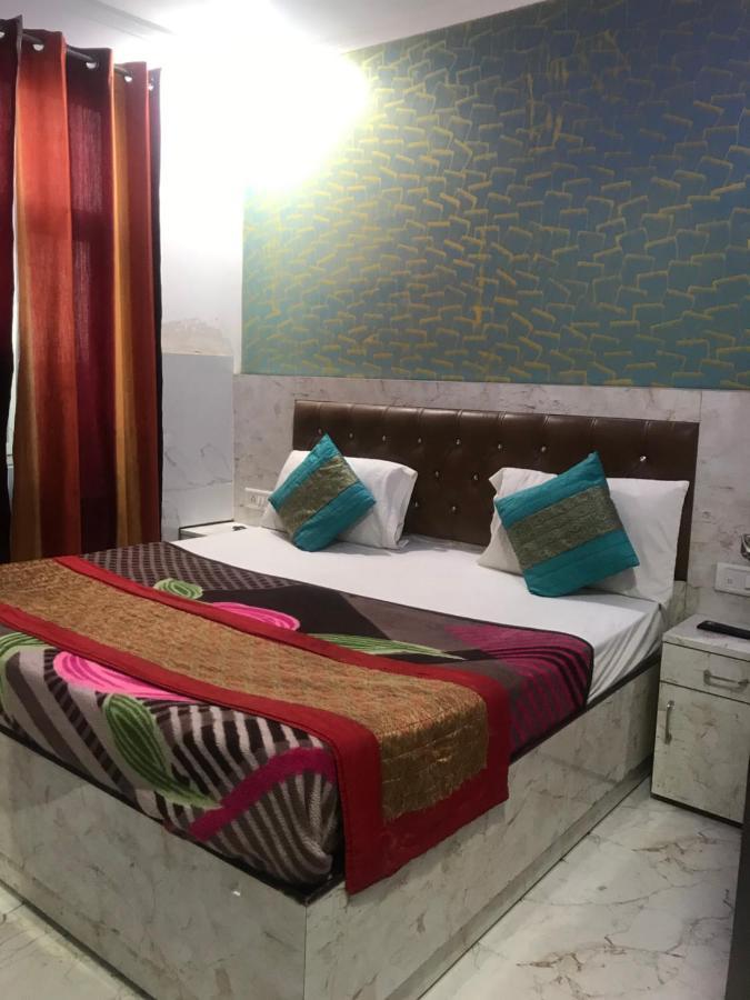 Hotel O Kanak Palace Nuova Delhi Esterno foto
