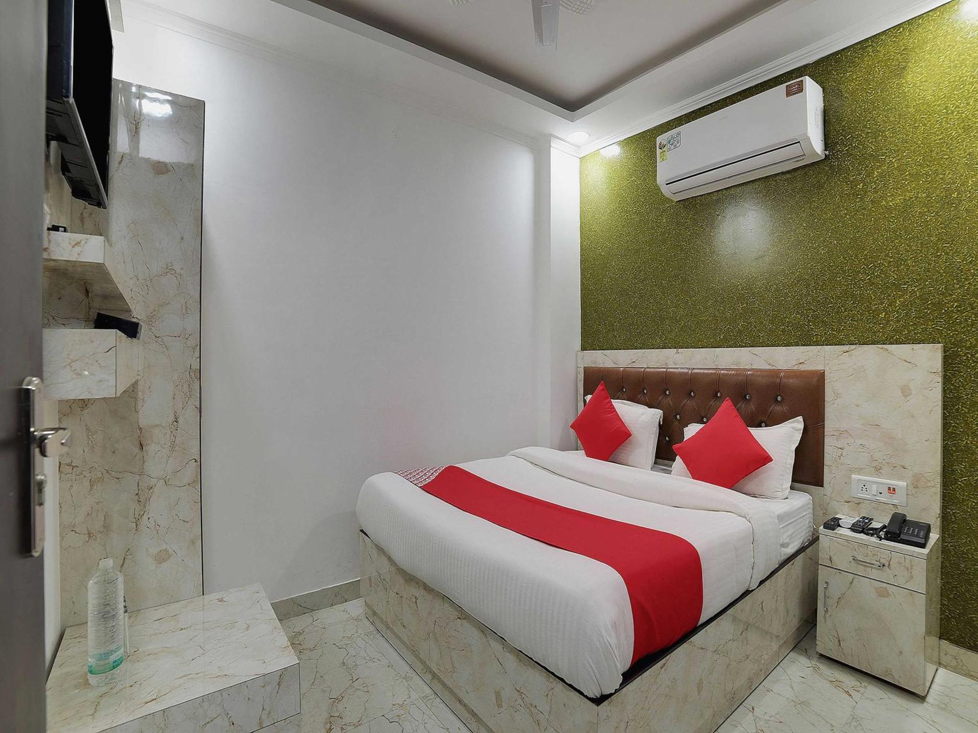 Hotel O Kanak Palace Nuova Delhi Esterno foto
