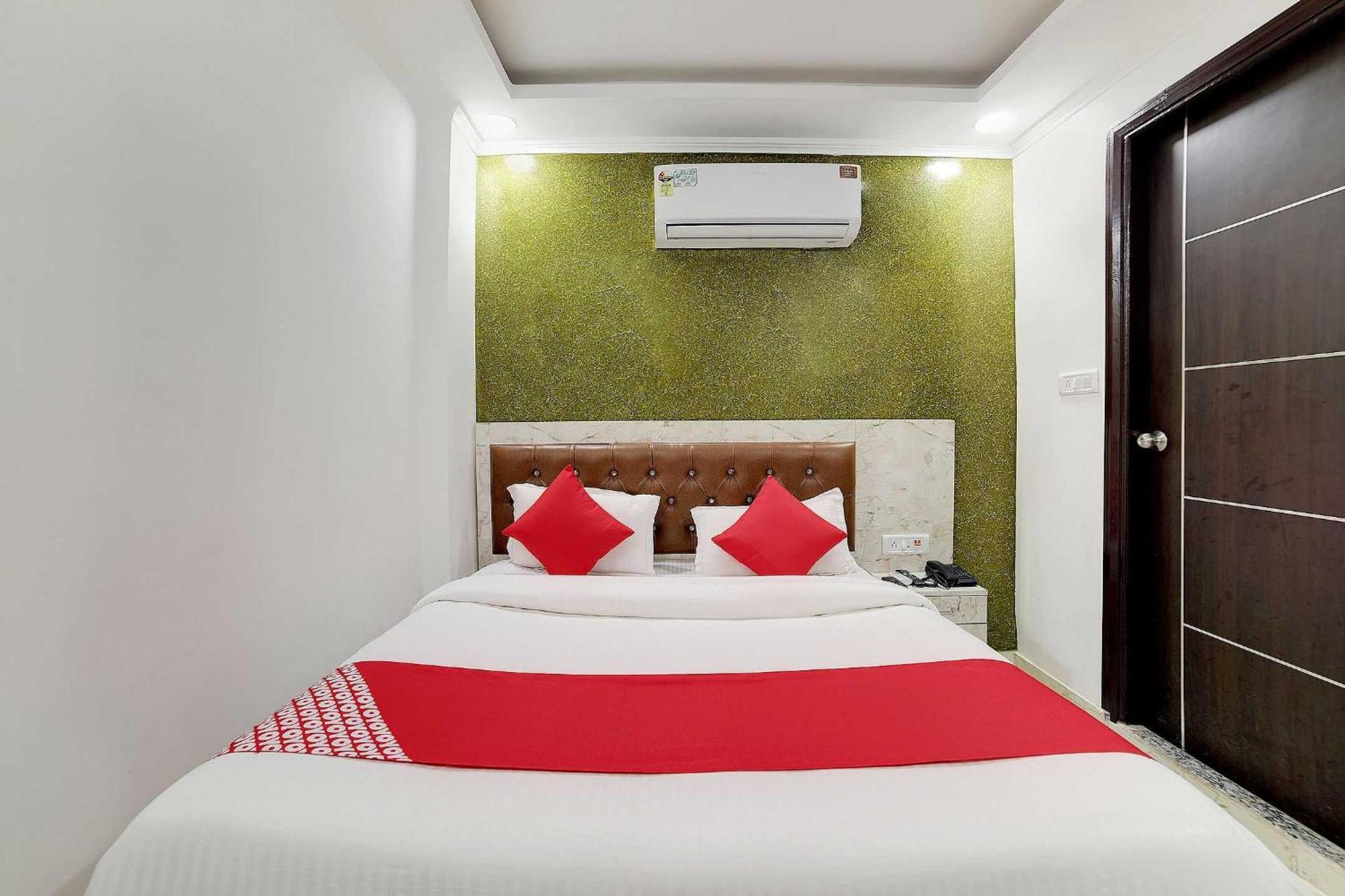 Hotel O Kanak Palace Nuova Delhi Esterno foto